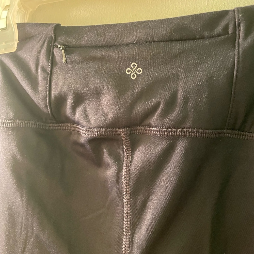 Shambhala black leggings size small